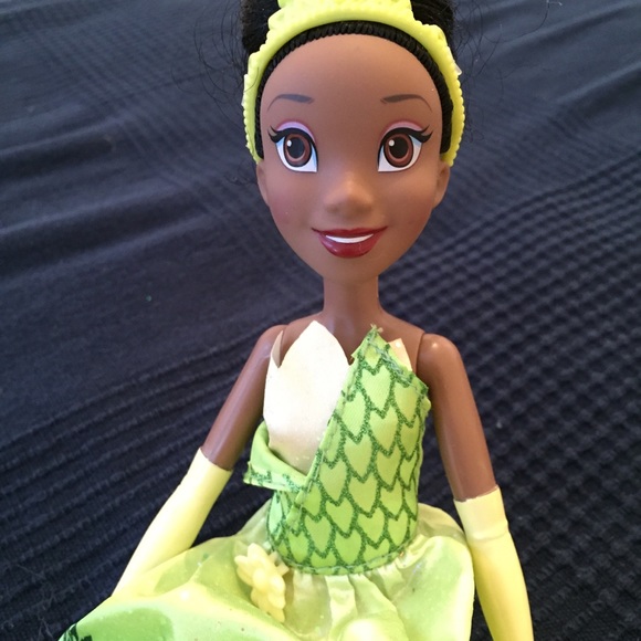 🛑 SOLD!!! - Disney Princess Tiana Barbie Doll - Picture 5 of 13